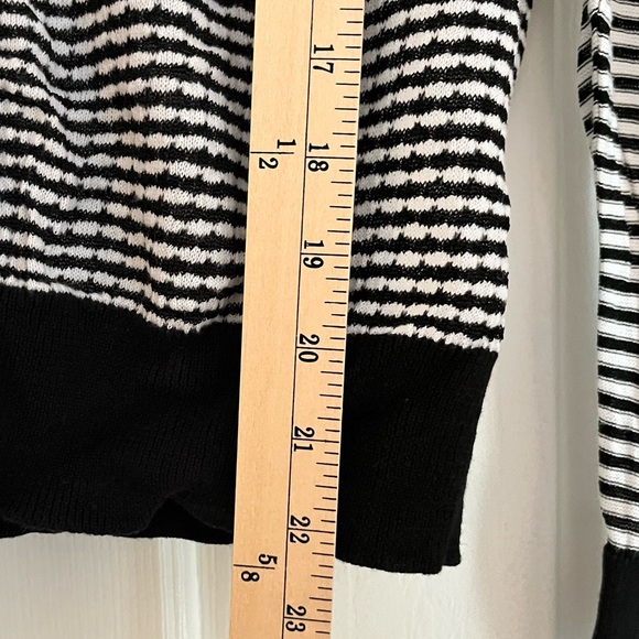 Worthington Black White Check Lightweight Buttons Knit Cardigan Sweater Size M - Picture 7 of 10